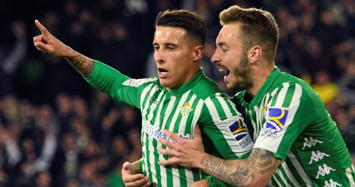 Tello y Loren celebrando el gol contra el Real Madrid / EFE