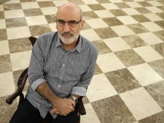 Fernando Aramburu: "La literatura ya no dispone de grandes hechos que contar. Se  ha retirado a lo íntimo"