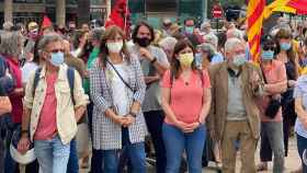 La presidenta del Parlament Laura Borràs, la consellera Gemma Geis y el diputado Francesc de Dalmases, de JxCat, manifestándose en Perpiñán para exigir la inmersión lingüística en catalán en Francia / JUNTS PER CATALUNYA