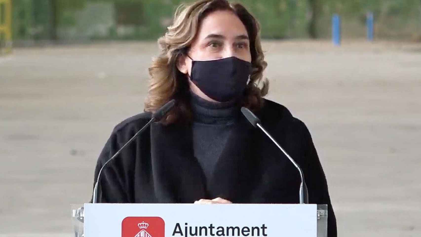 Ada Colau, alcaldesa de Barcelona, durante la presentación de la nueva Mercedes-Benz / CG