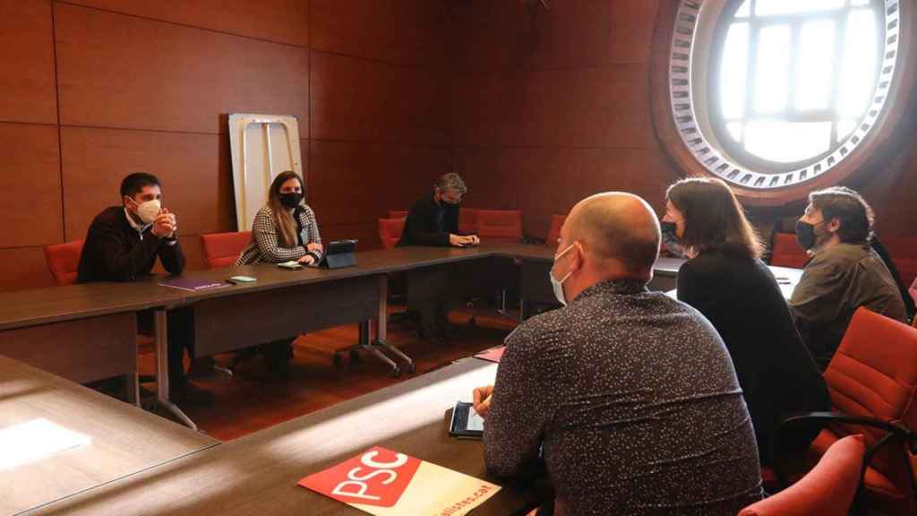 Reunión de los equipos negociadores de PSC y En Comú Podem