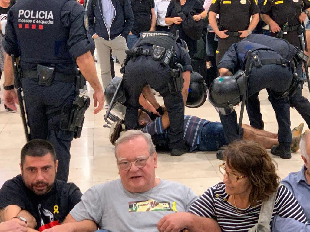 Varios CDR concentrados en Sants, ensayo de la respuesta del independentismo a la sentencia / TWITTER