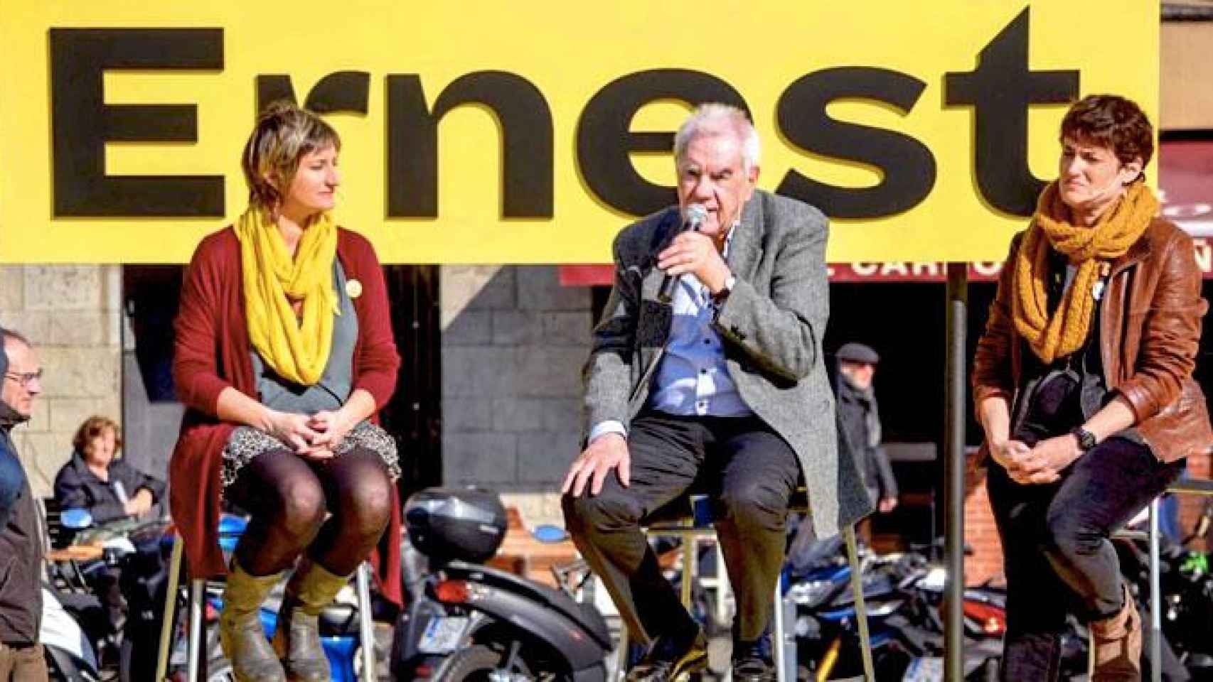 Ernest Maragall en un acto de ERC en Barcelona junto a la consejera de Salud, Alba Vergés (i), este domingo / ERC