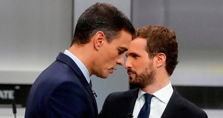 Pedro Sánchez y Pablo Casado antes del debate televisivo / EFE