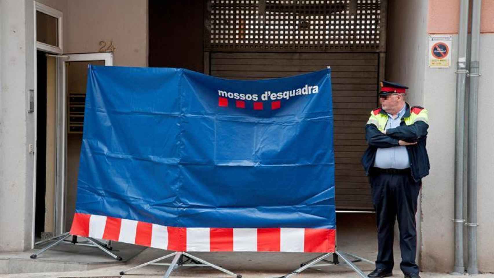 Los Mossos d'Esquadra detienen a un policía por matar a su pareja en Olot / EFE