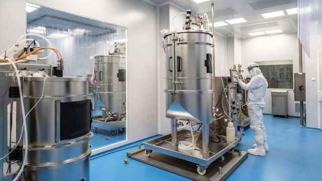 Un laboratorio de Hipra, la compañía farmacéutica que probará su vacuna contra el Covid-19 / EFE