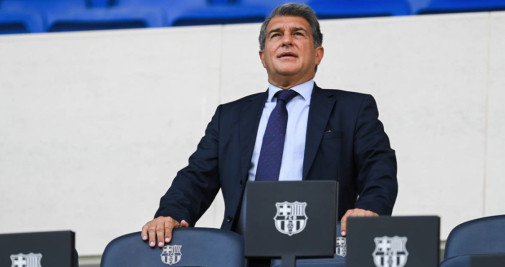 Joan Laporta, mirando desde el palco del FC Barcelona / Cedida