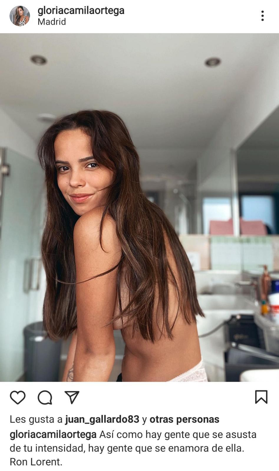 Gloria Camila posa en topless