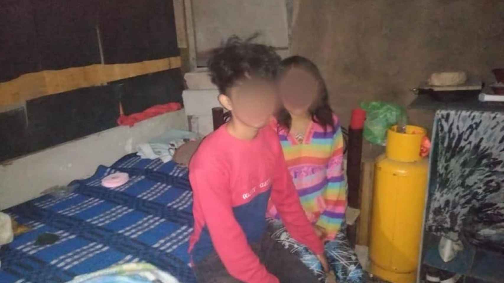 La pareja formada por un adolescente de 15 años y una niña de 12 que han sido padres prematuros / FACEBOOK