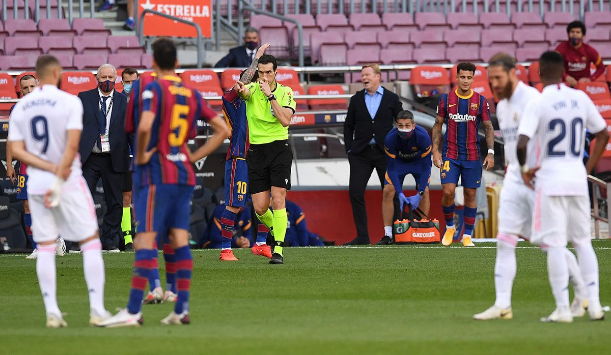 Martínez Munuera señala un polémico penalti en el clásico Barça-Real Madrid | EFE