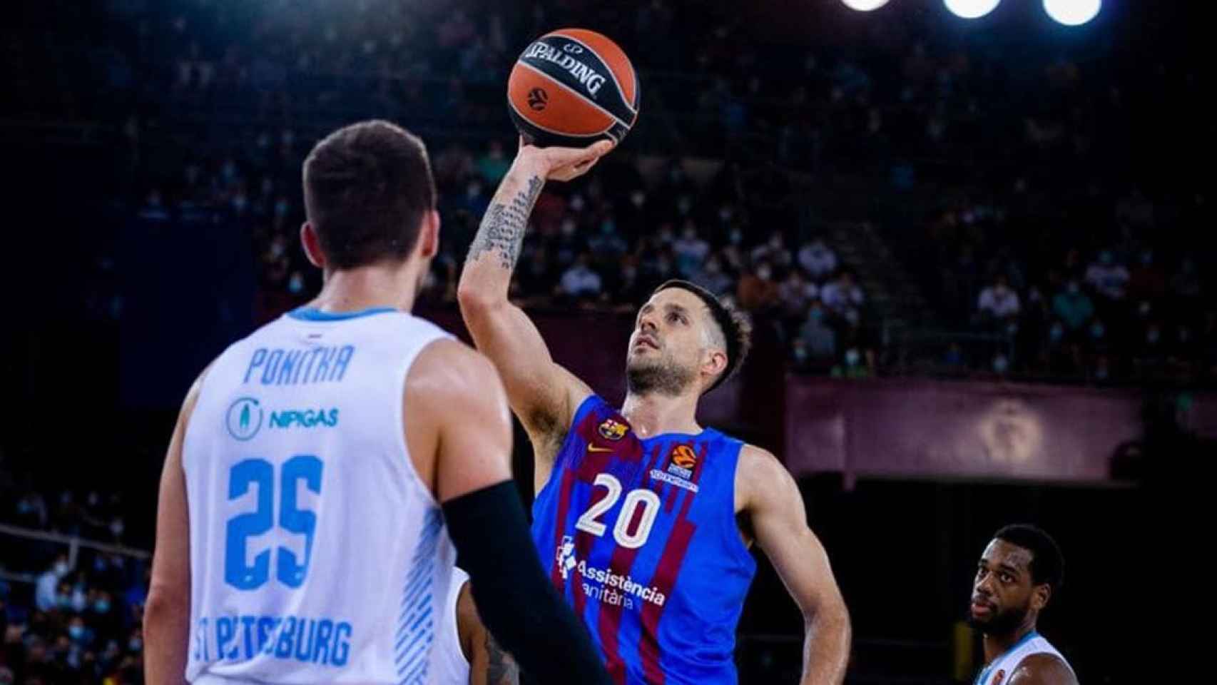 Nicolás Laprovíttola, en una acción el Barça-Zenit / FCB