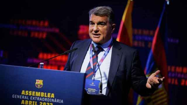 Joan Laporta, durante la asamblea de socios compromisarios para aprobar el acuerdo con Spotify / FCB