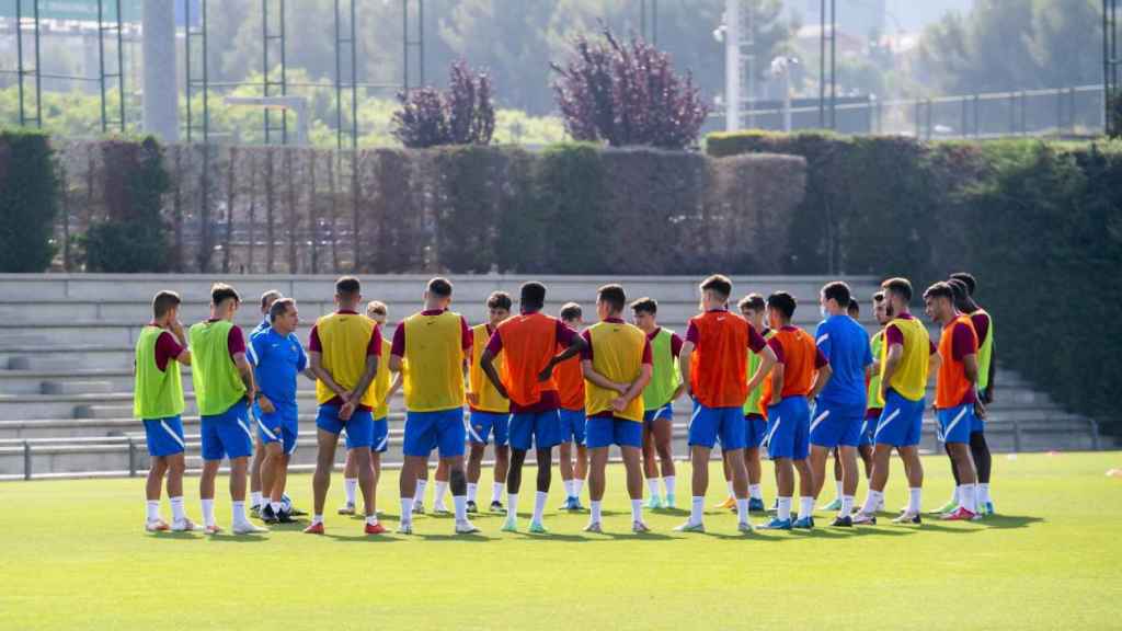 Entrenamiento del Barça B, con algunas de las grandes promesas del club, en los primeros días de pretemporada / FCB