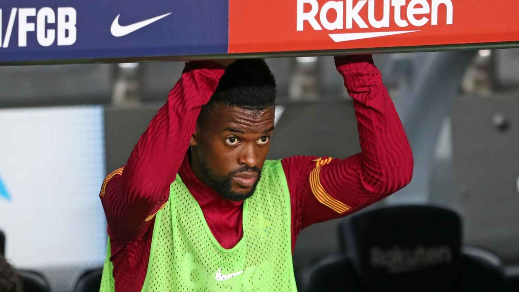 Nelson Semedo en el banquillo del Camp Nou en el Gamper / FC Barcelona