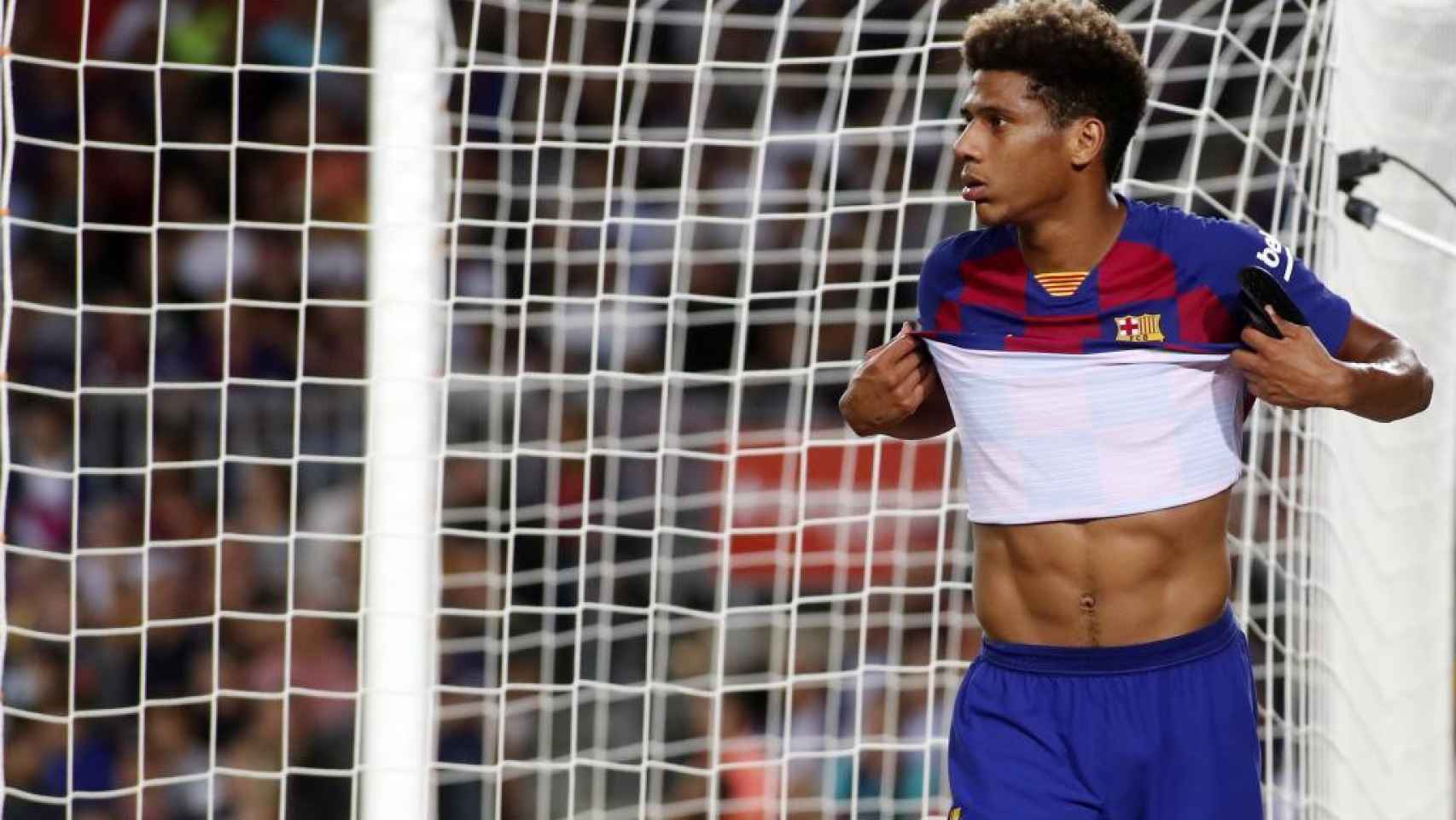 Todibo en una imagen de archivo con el Barça / EFE