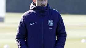 Una foto de Ernesto Valverde durante un entrenamiento del Barça / FCB