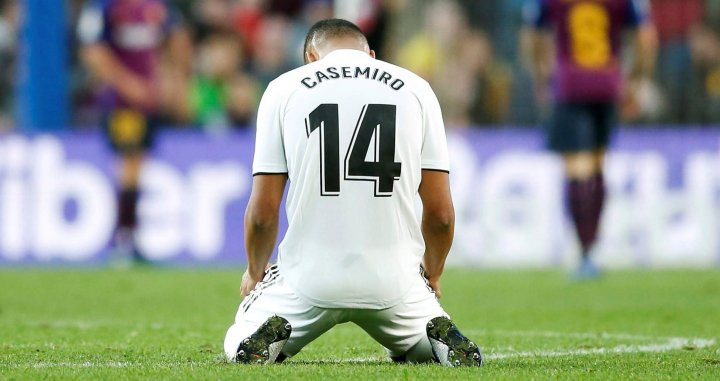 Una foto de Casemiro en el Camp Nou / EFE