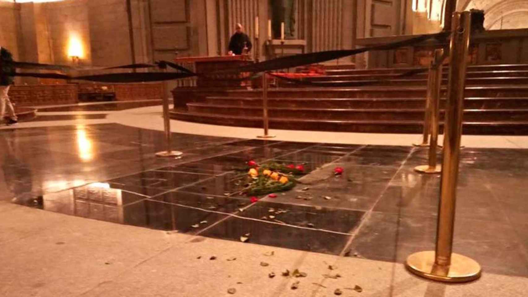 El lugar donde se encontraba la tumba de Franco, en el interior de la basílica del Valle de los caídos / EP