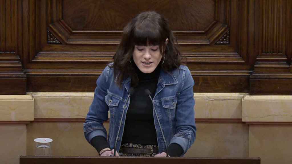 La diputada de ERC en el Parlament Alba Camps, durante el pleno de este jueves 9 de febrero / PARLAMENT