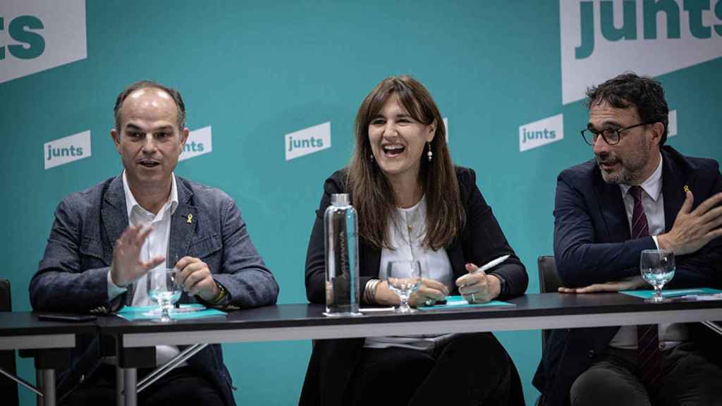 Jordi Turull, Laura Borràs y Josep Rius, secretario general, presidenta y vicepresidente de JxCat, respectivamente