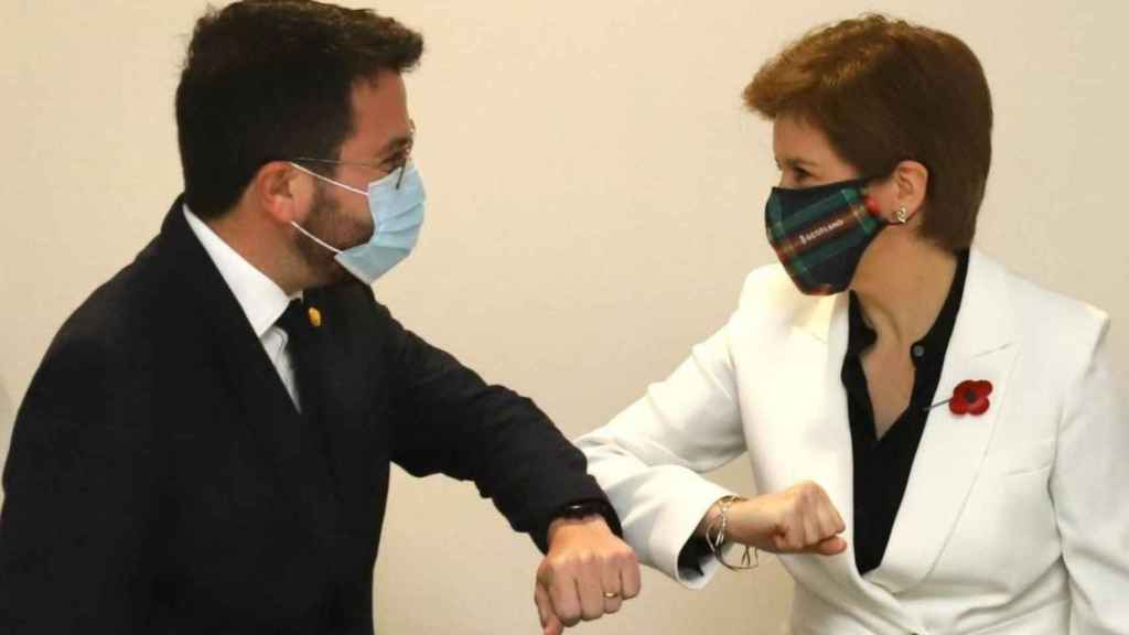 Pere Aragonès, presidente de la Generalitat, y Nicola Sturgeon, primera ministra de Escocia, en una imagen de archivo / EP