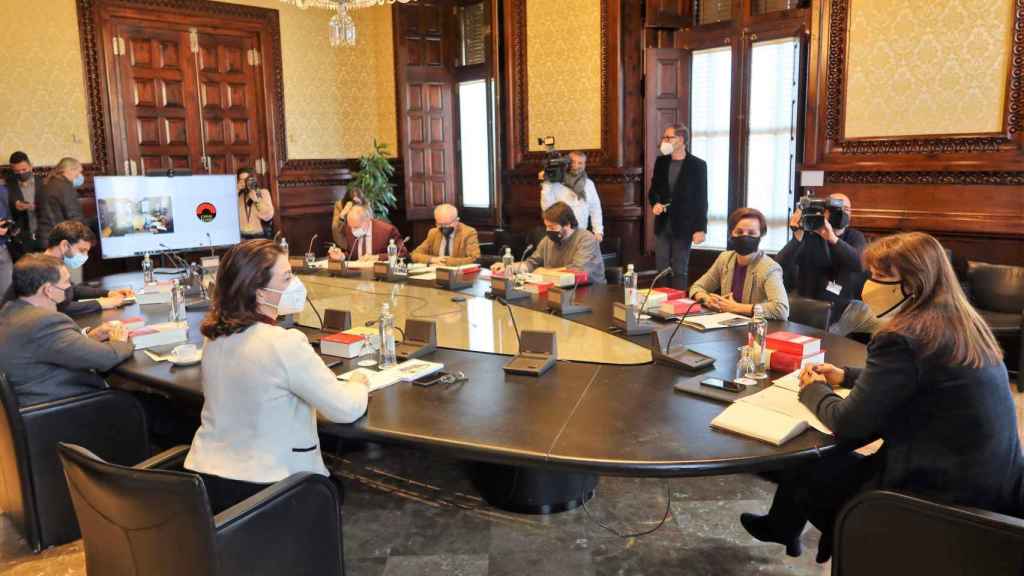 Primera reunión de la Mesa del Parlament presidida por Laura Borràs / PARLAMENT