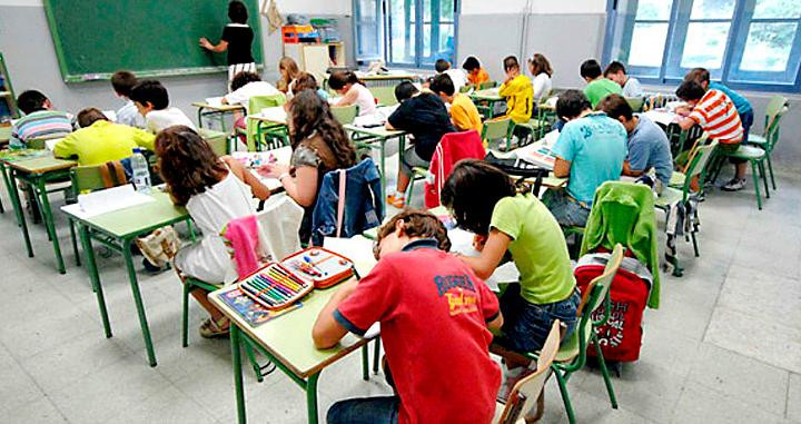Varios alumnos en una clase de primaria, uno de los aspectos de la Ley de Educación de Cataluña que aborda el TC / EFE