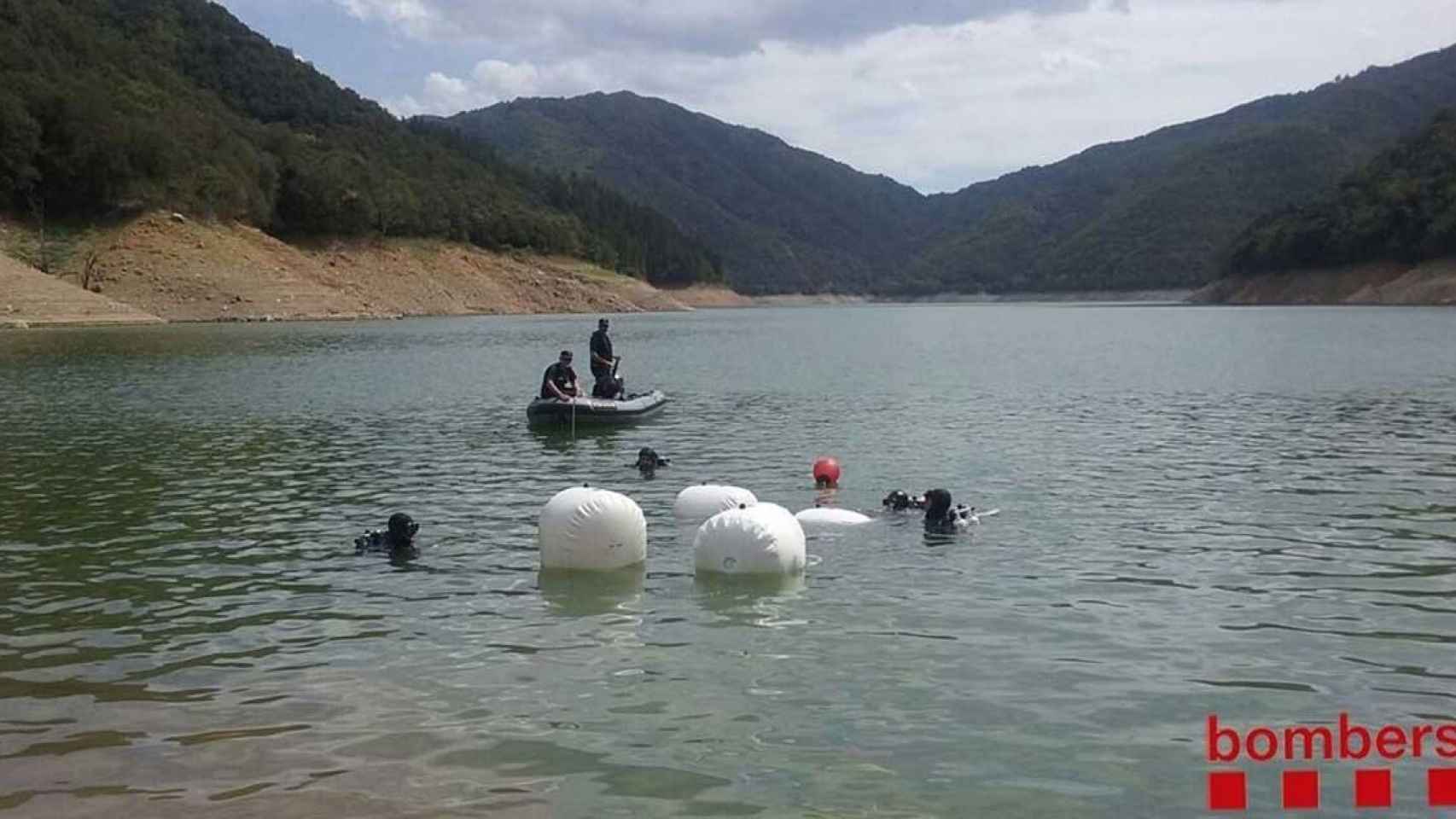 Un equipo de los Mossos d'Esquadra durante la búsqueda de los cuerpos de Marc y Paula, asesinados en Susqueda / EUROPA PRESS