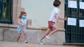 Niños juegan en un parque de Sant Gervasi, Barcelona / PABLO MIRANZO