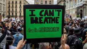 Protesta contra el racismo policial en Barcelona / ENRIC FONTCUBERTA-EFE