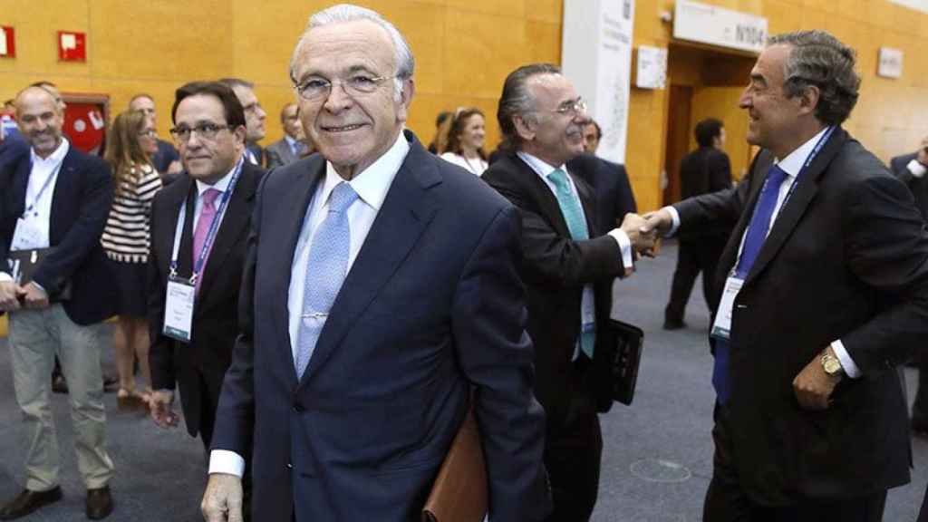 Isidro Fainé a su llegada al 15º congreso de la CEDE.