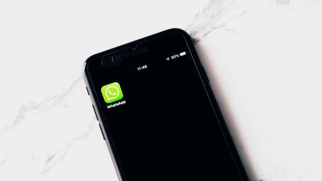 El icono de la aplicación WhatsApp en la pantalla de un 'smartphone' / PEXELS