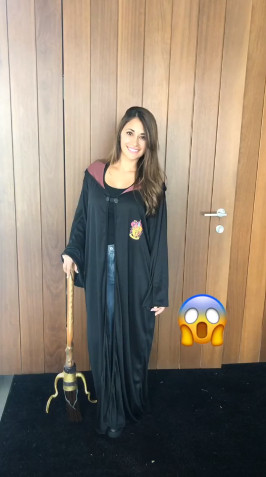 Antonella Roccuzzo disfrazada de profesora de Hogwarts / INSTAGRAM