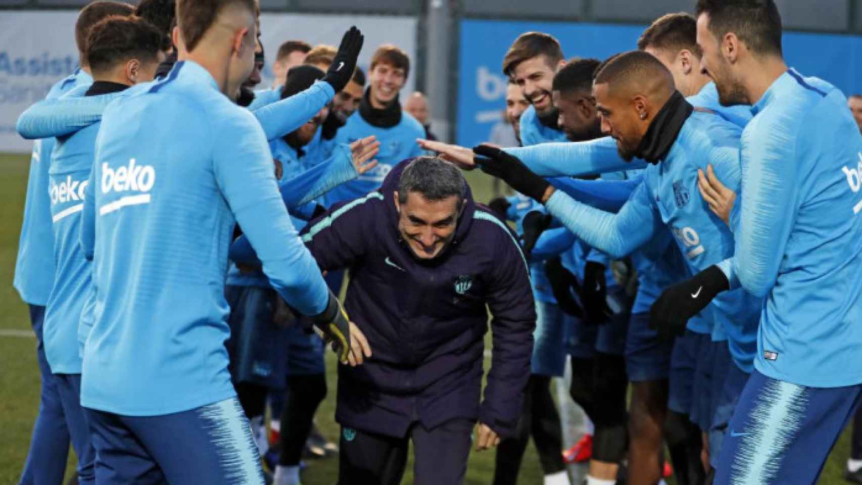 Ernesto Valverde en la sesión de entrenamiento del día de su cumpleaños / Twitter