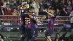 Los jugadores del Barça celebran un gol contra el Betis / EFE