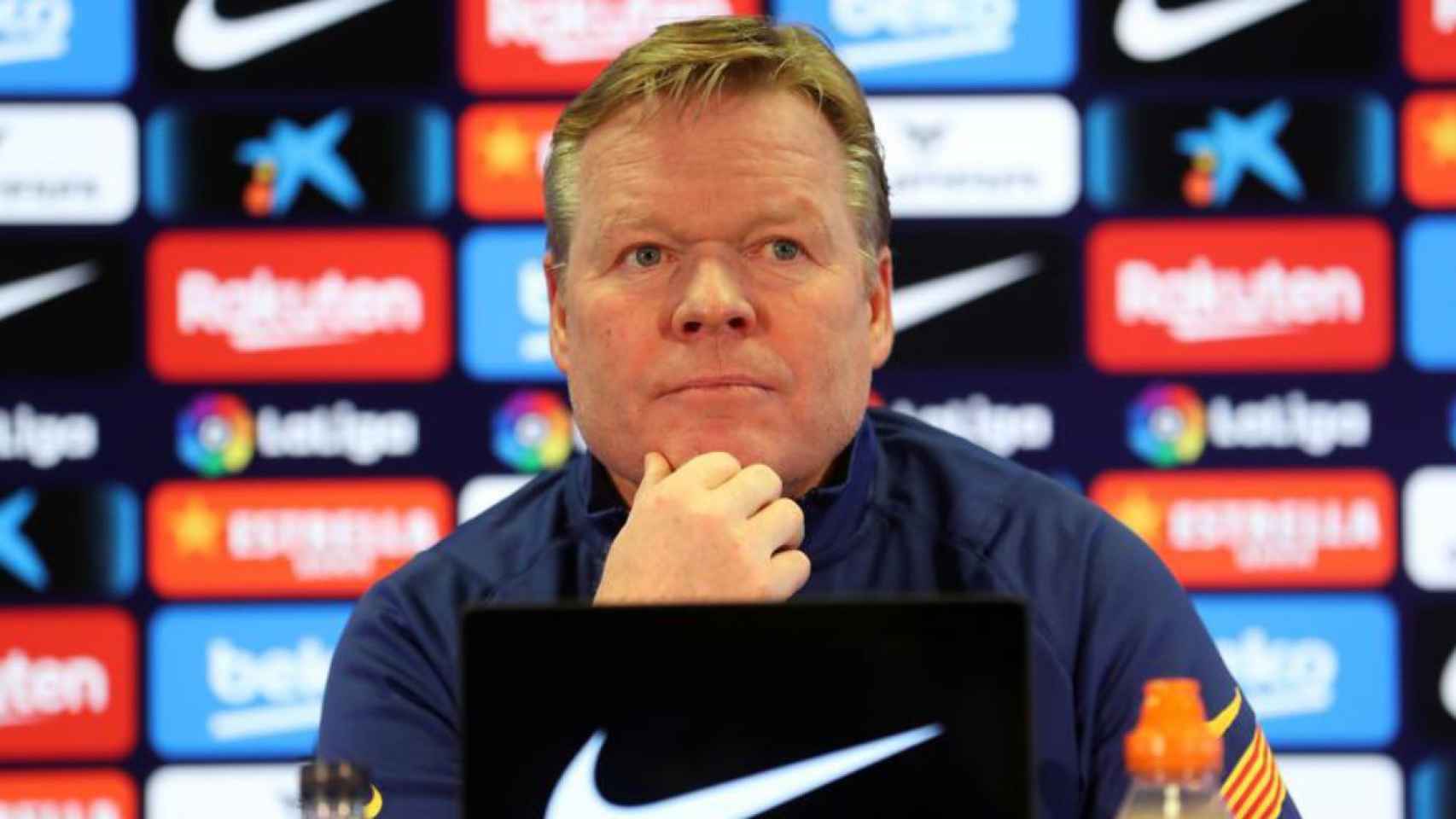 Ronald Koeman en una imagen de archivo en rueda de prensa / FC Barcelona