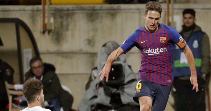 Denis Suárez conduce el balón durante un partido del Barça / EFE