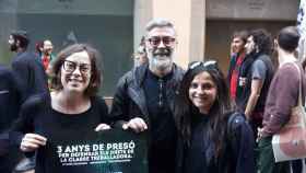 Los líderes de la CUP Eulàlia Reguant (i), Carles Riera (c) y Maria Sirvent (d) en una manifestación / CUP-CC