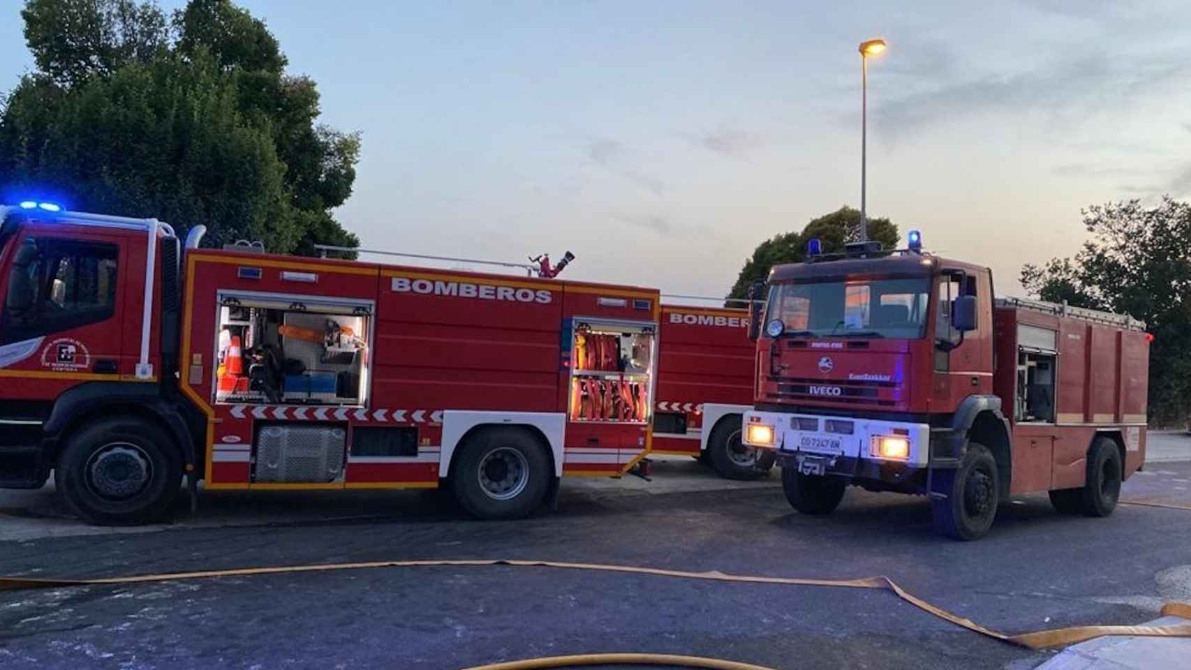 Hallan el cadáver de un hombre dentro de un coche en llamas en Córdoba