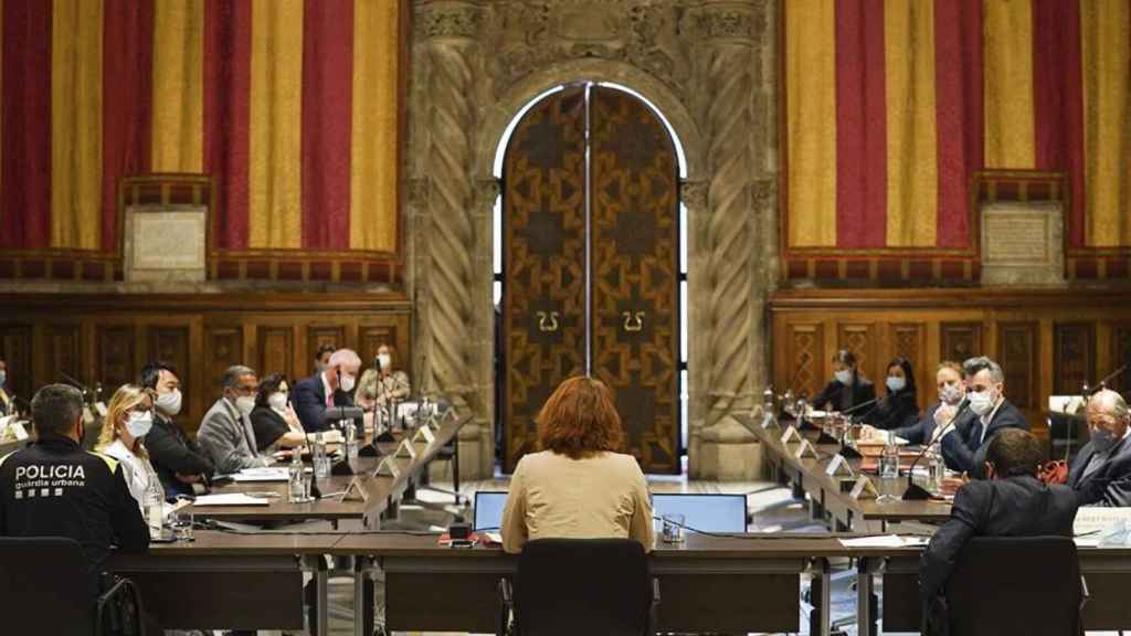 Reunión del Ayuntamiento de Barcelona con el cuerpo consular