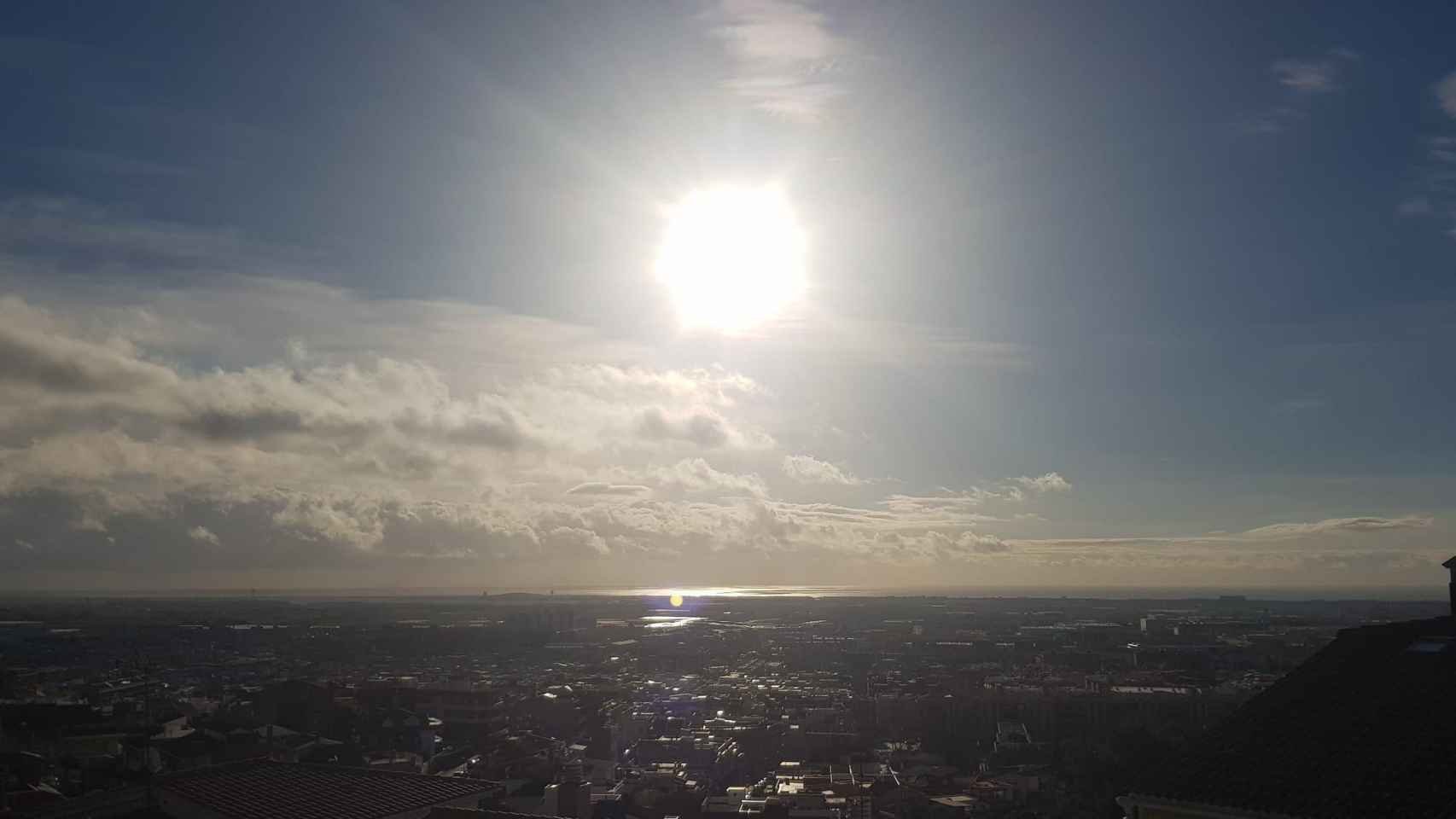 Cielos soleados vistos esta mañana en el delta del Llobregat / CM