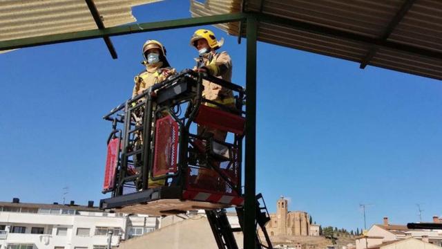 Servicios de emergencia atendiendo una llamada tras el fuerte viento / EP