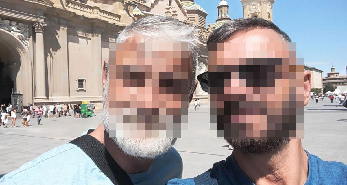 Manuel V.C. (i), quien sufrió una agresión homófoba en Poble Sec / CEDIDA