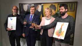 De izquierda a derecha, Toni Segarra (SCPF), Javier Pagés (CEO Codorníu), Mar Raventós (presidenta Codorníu) y Conrad Roset (ilustrador)