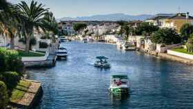 Un canal de Empuriabrava, en la Costa Brava / AYUNTAMIENTO DE CASTELLÓ D'EMPÚRIES