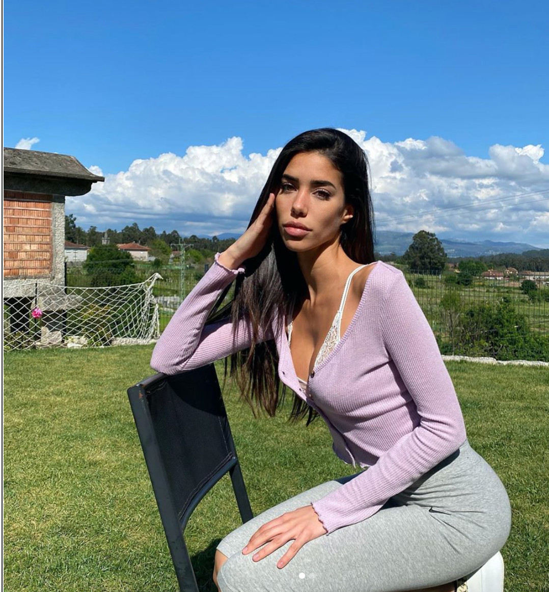 Nadia Avilés en la terraza de su casa