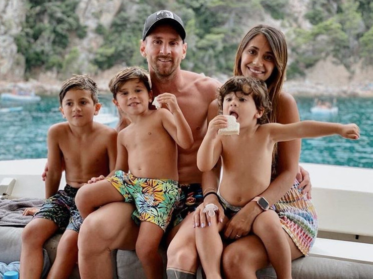 Publicación de Antonella Roccuzzo con los cuatro Messi / Redes