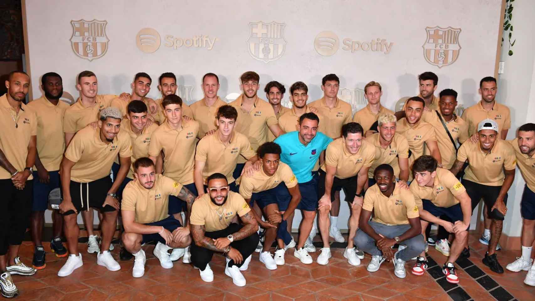 Los jugadores del Barça, junto a Xavi Hernández, en la fiesta organizada con Spotify / FCB