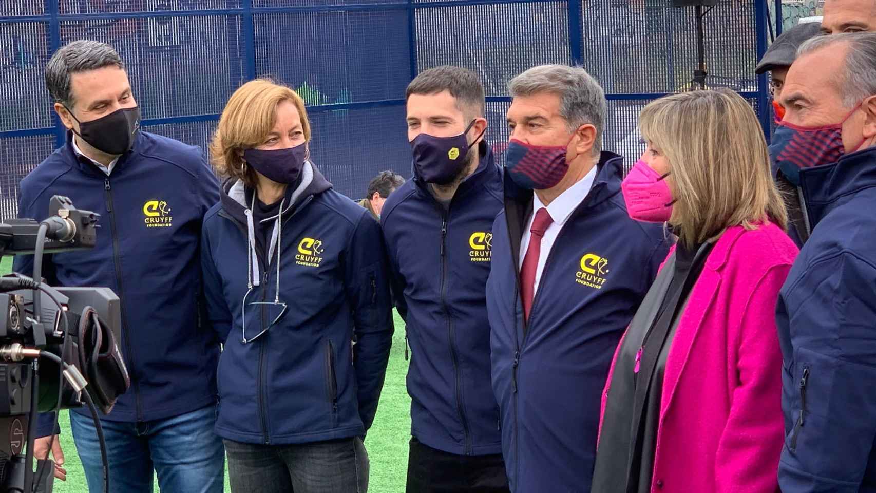 Jordi Alba con Joan Laporta en la inauguración del Cruyff Court CULEMANÍA