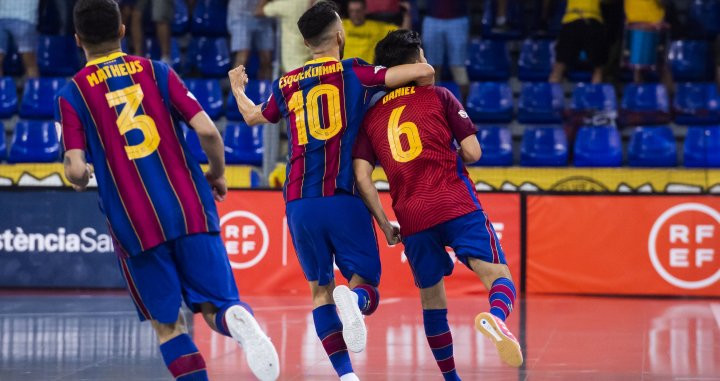 Los jugadores del Barça de fútbol sala celebran un gol esta pasada campaña / FCB